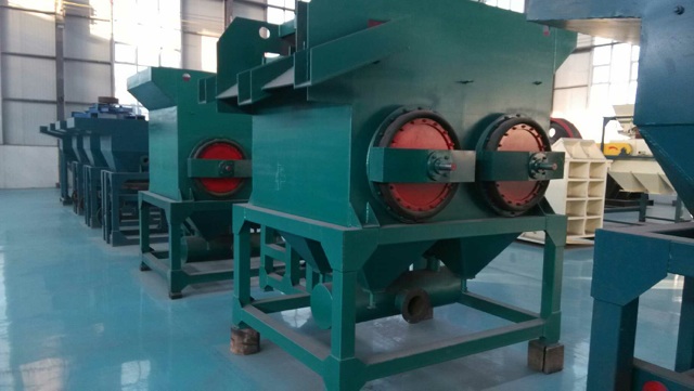 昆明易倍emc官网矿机成品区陈列的动筛跳汰机产品